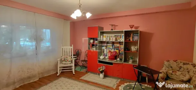 2 camere Mall Vitan decomandat, parter, an 1987, metrou, 59 - Bucuresti (Bucuresti-Ilfov)