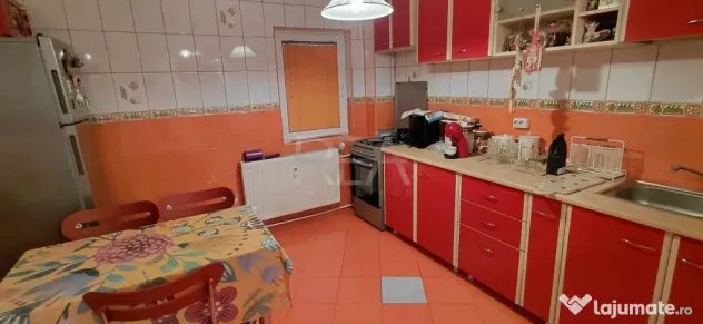 2 camere Mall Vitan decomandat, parter, an 1987, metrou, 59 - Bucuresti (Bucuresti-Ilfov)