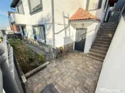 Apartament in casa 2 camere cu gradina si garaj - Central 
