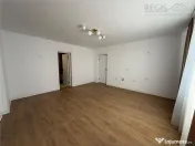 Apartament in casa 2 camere cu gradina si garaj - Central 