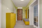 3 camere Piața Alba Iulia decomandat, an 1995, 76 mp, boxă 