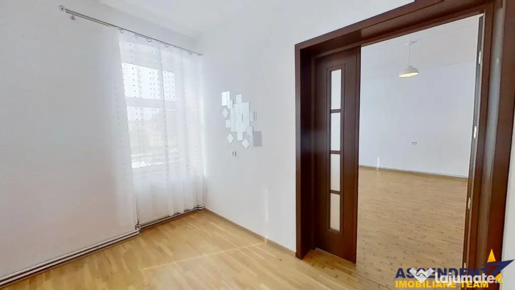 Vila pozitionare apreciabila: rezidential sediu comercial, - Brasov (Brasov)