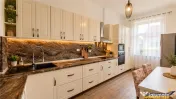 Vila pozitionare apreciabila: rezidential sediu comercial, 