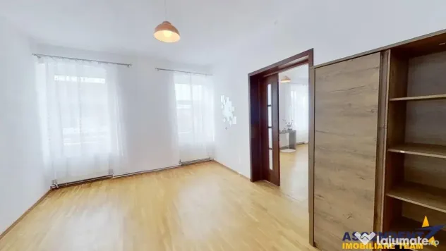 Vila pozitionare apreciabila: rezidential sediu comercial, - Brasov (Brasov)