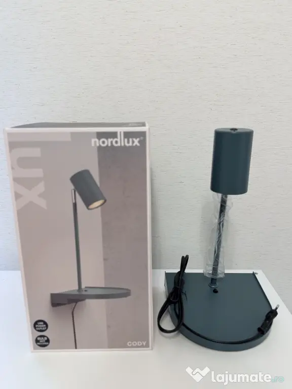 Aplica de perete cu USB