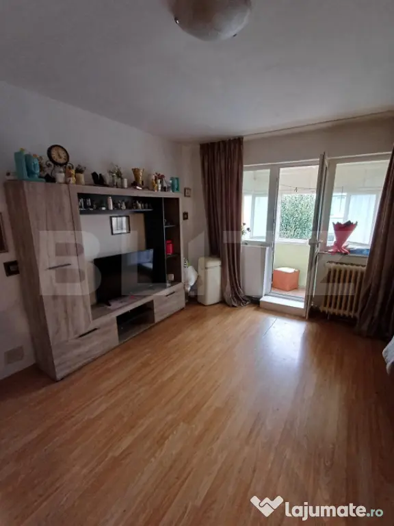 Vand apartament 3 camere, 52 mp, zona Micro 3 - Turda (Cluj)