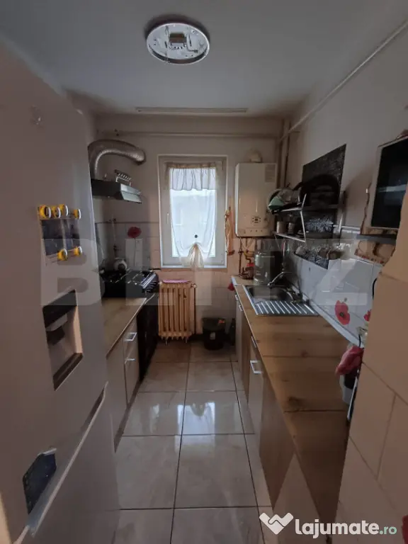 Vand apartament 3 camere, 52 mp, zona Micro 3 - Turda (Cluj)