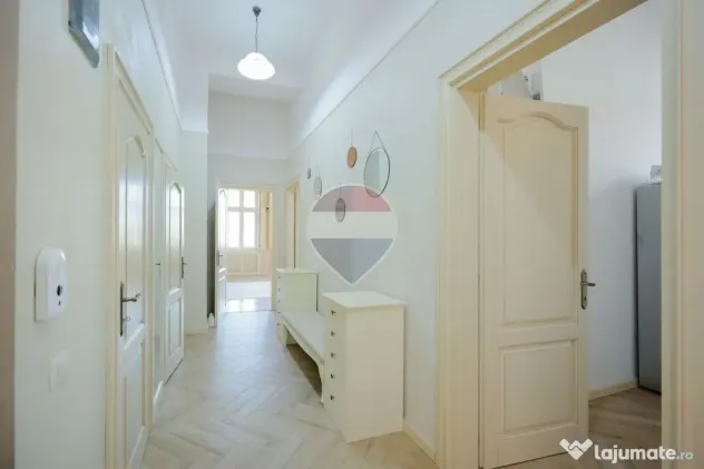 De închiriat apartament cu 4 camere, în zona Ultracentral - Oradea (Bihor)