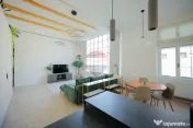 De închiriat apartament cu 4 camere, în zona Ultracentral 