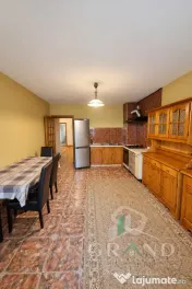 Casă individuală| 200 mp utili | 5 camere | Curte | 2 parc