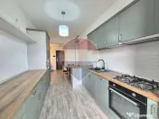 Apartament 3 camere de închiriat – Bloc Nou (2022), Etaj 2, Parcare pr