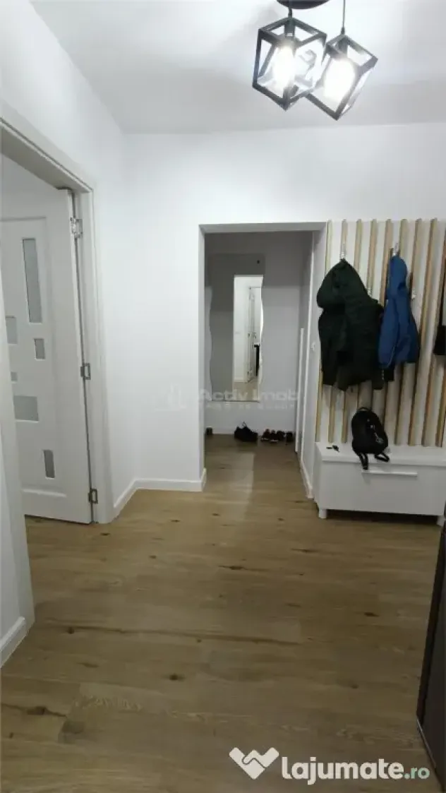 Apartament cu 3 camere -Bulevardul Republicii - Ploiesti (Prahova)