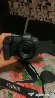 Aparat foto canon R8 