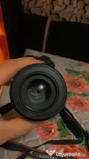 Aparat foto canon R8 