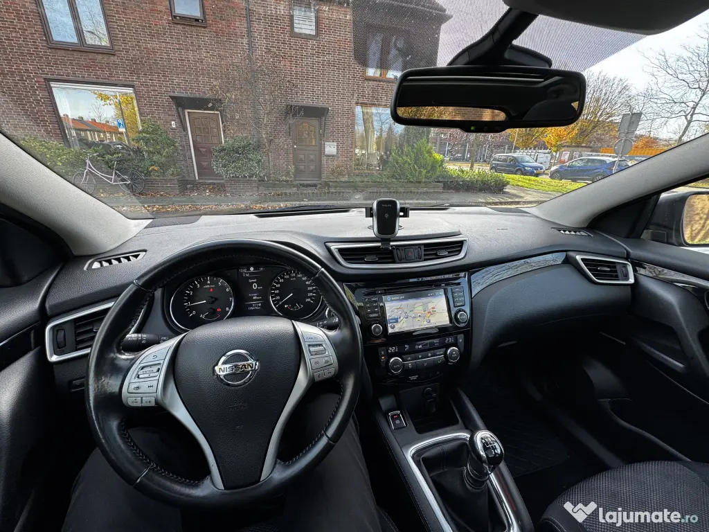 Nissan Qashqai 2014, benzină