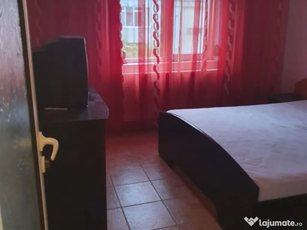 Apartament 3 camere Calarasi IV