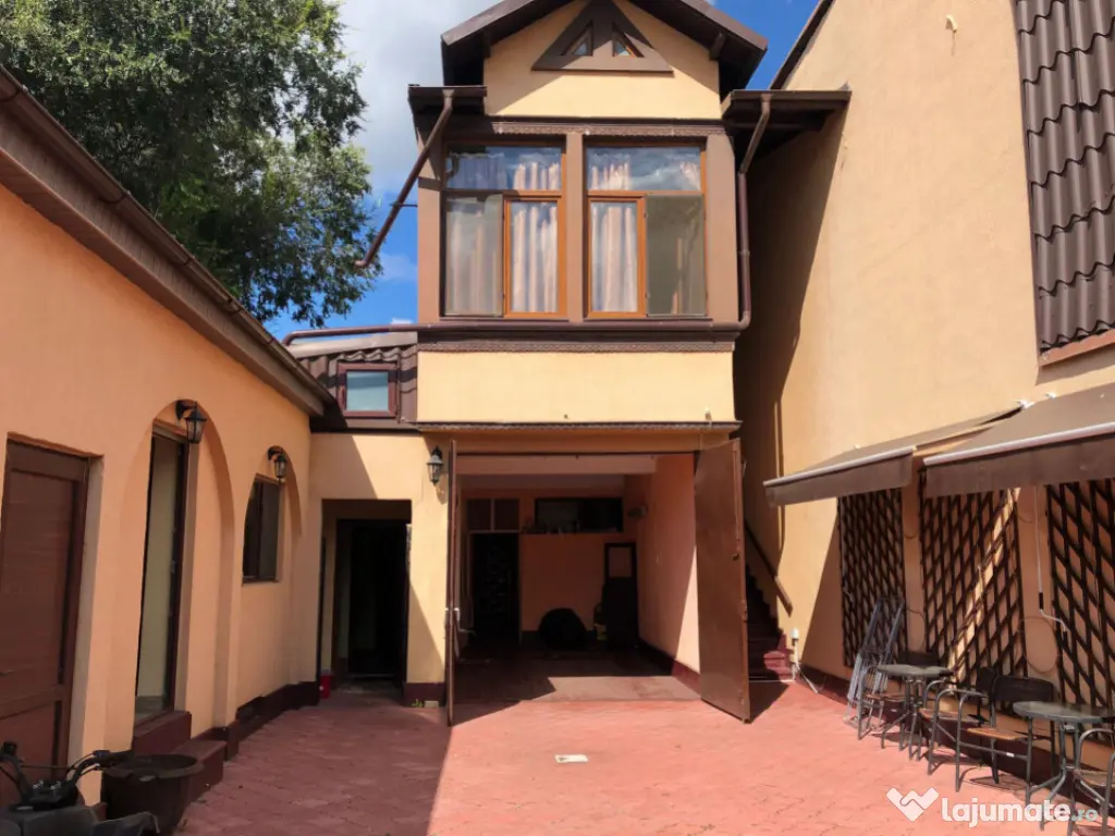 Casa cu spatiu comercial, Ultracentral. P+1+M