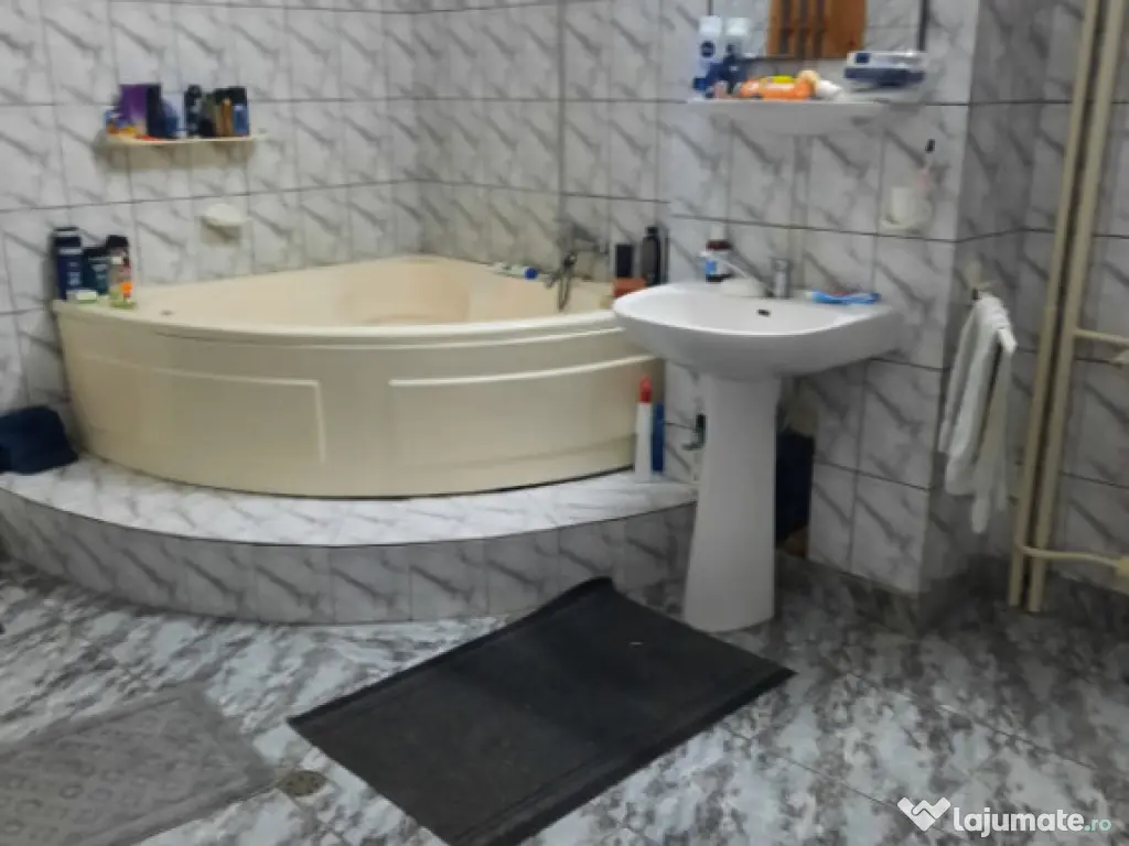 Casa cu spatiu comercial, Ultracentral. P+1+M