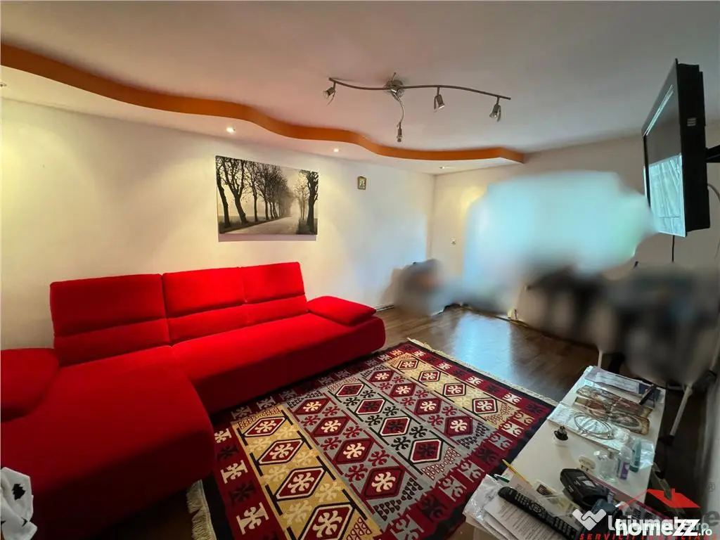 Apartament 2 camere, etaj 2/3, hol patrat, logie balcon, B