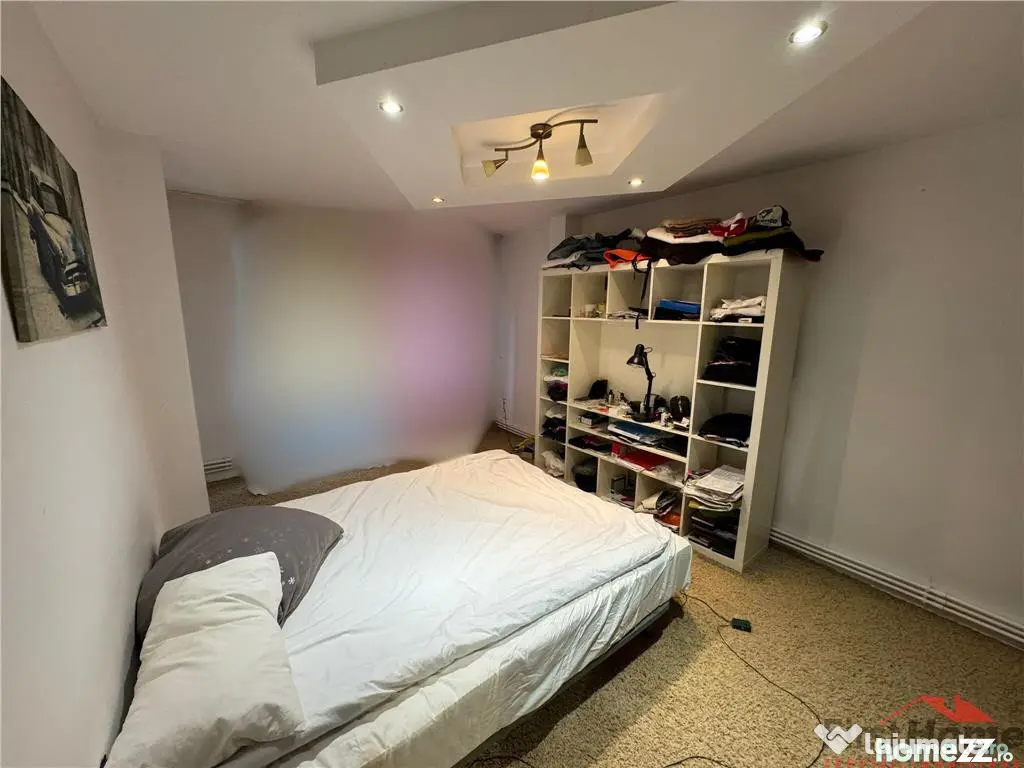 Apartament 2 camere, etaj 2/3, hol patrat, logie balcon, B