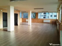 Spatii comerciale birouri Apartame et 1 si et 3 zona Camp...