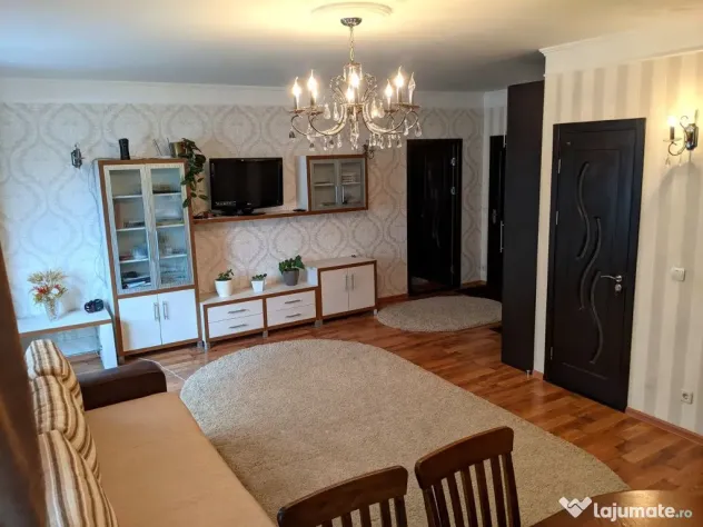 Apartament cu 2 camere decomandate Semicentral