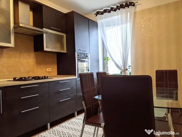 Apartament cu 2 camere decomandate Semicentral