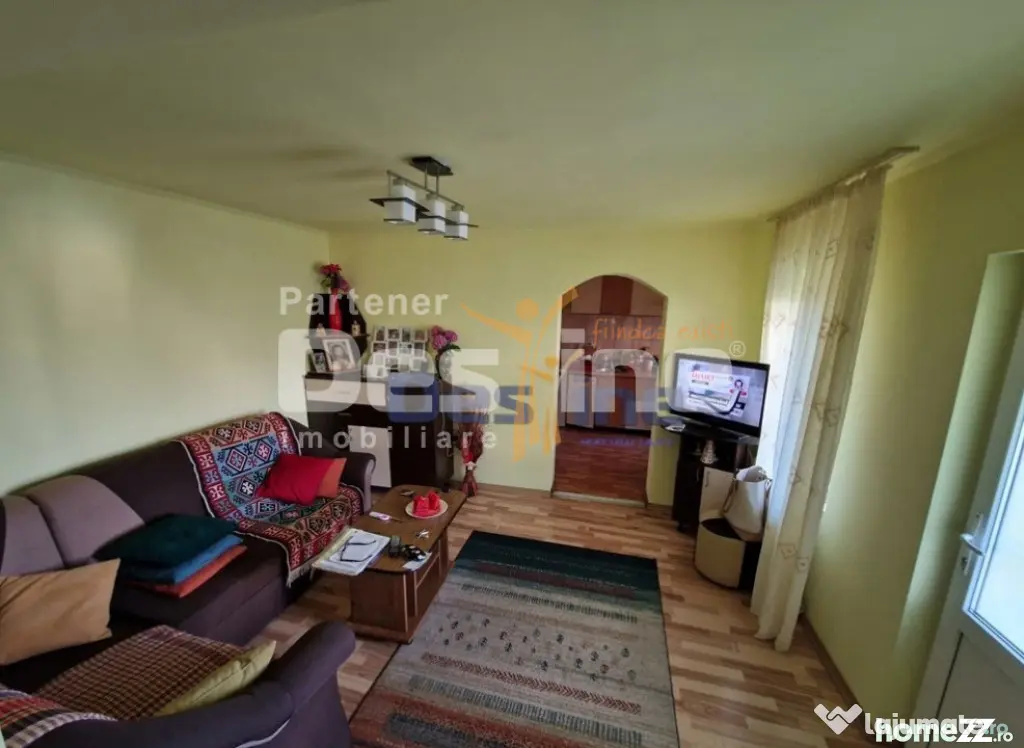 VAND CASA MOBILATA SI UTILATA + GRADINA + TEREN, DEJ
