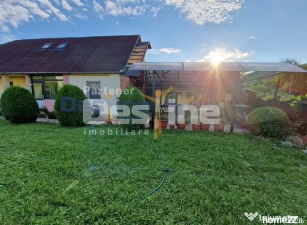 VAND CASA MOBILATA SI UTILATA + GRADINA + TEREN, DEJ