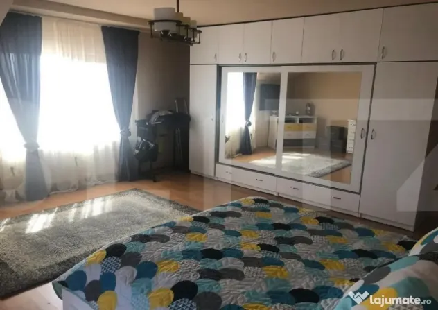 Casa 8 camere 350 mp Utvin aproape de centrul comunei 1760mp