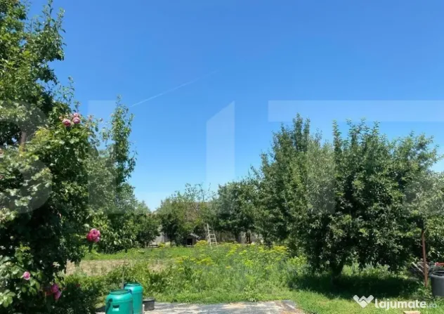 Casa 8 camere 350 mp Utvin aproape de centrul comunei 1760mp