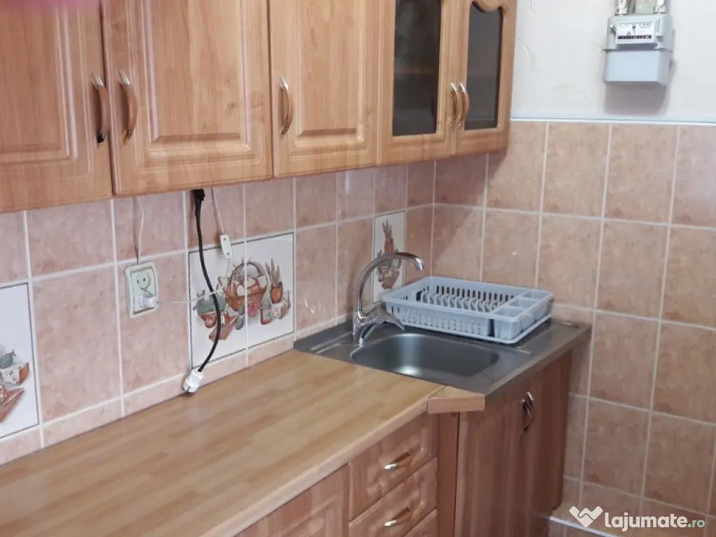 Inchiriez apartament cu 2 camere in zona Andrei Muresanu