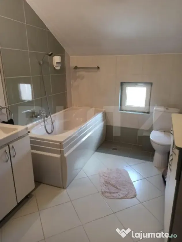 Casa tip vila 8 camere, 350mp, zona Corunca