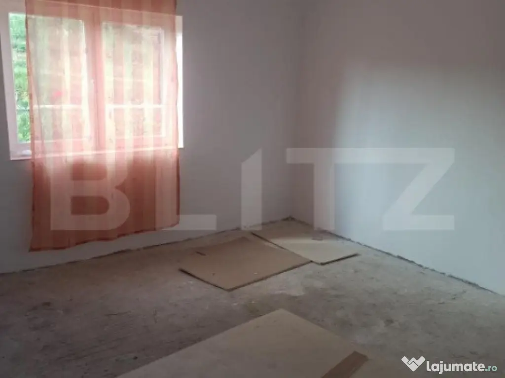 Casa tip vila 8 camere, 350mp, zona Corunca