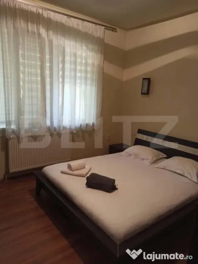 Casa tip vila 8 camere, 350mp, zona Corunca