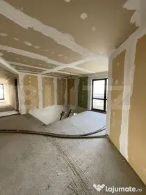 Spatiu comercial, 227 mp, semifinisat, zona Scheia