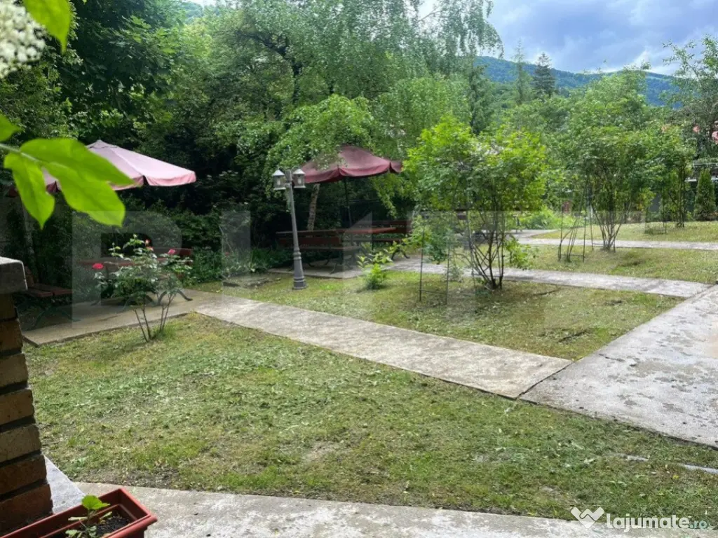 Pensiune 6 camere duble + 1 apartament + garsoniera Sinaia