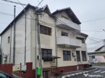 Casă/Vilă suprafată utilă 547mp, P + Etaj, Zonă Central