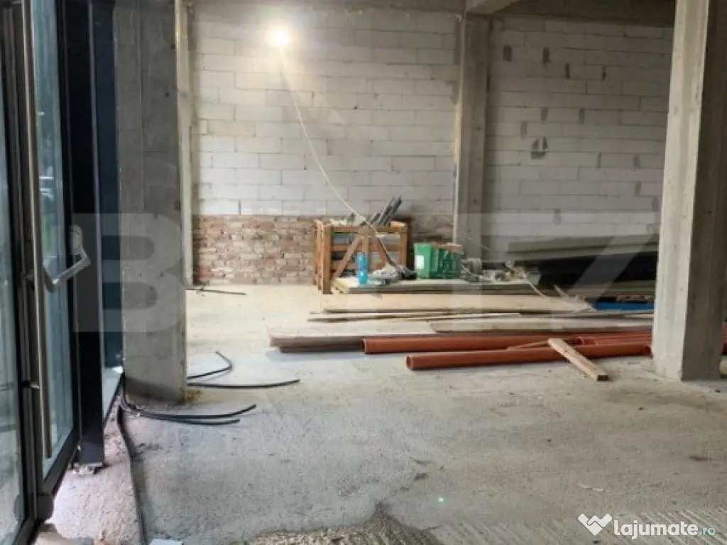 Cladire noua, 640 mp, P+2+M, zona Calea Sagului