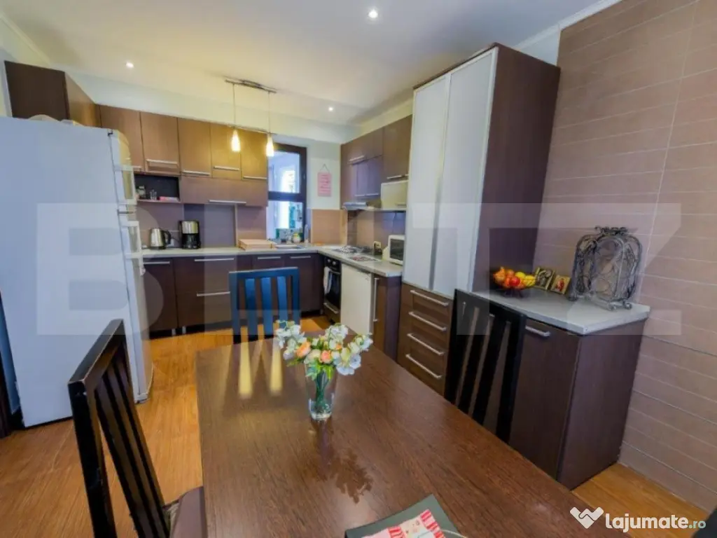 Casa / Vila, 240 mp, zona Cristian Brasov