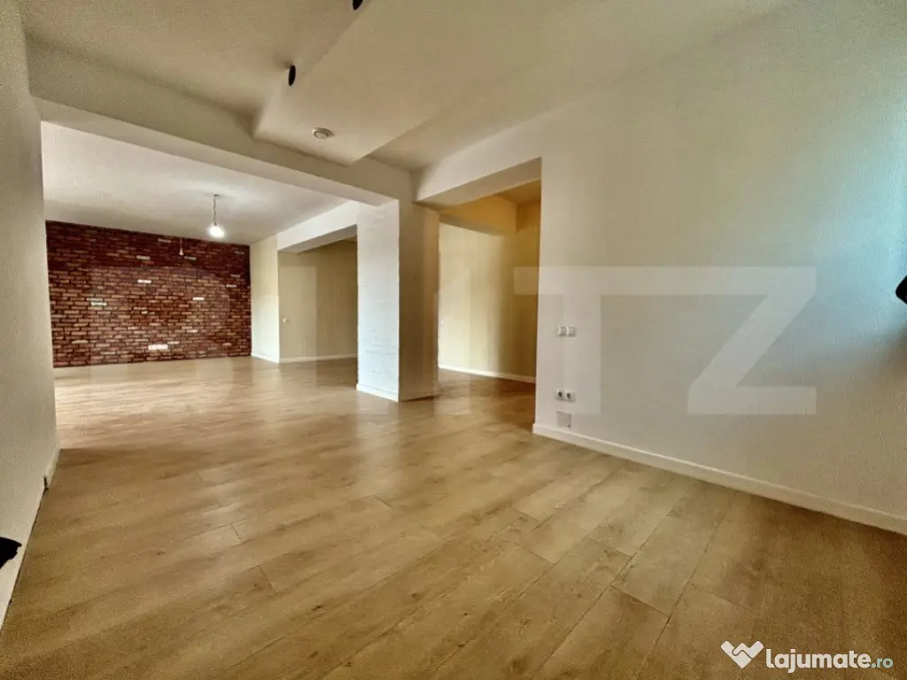 Apartament 4 camere 2 bai, 120mp, terasa 70mp, etaj intermed