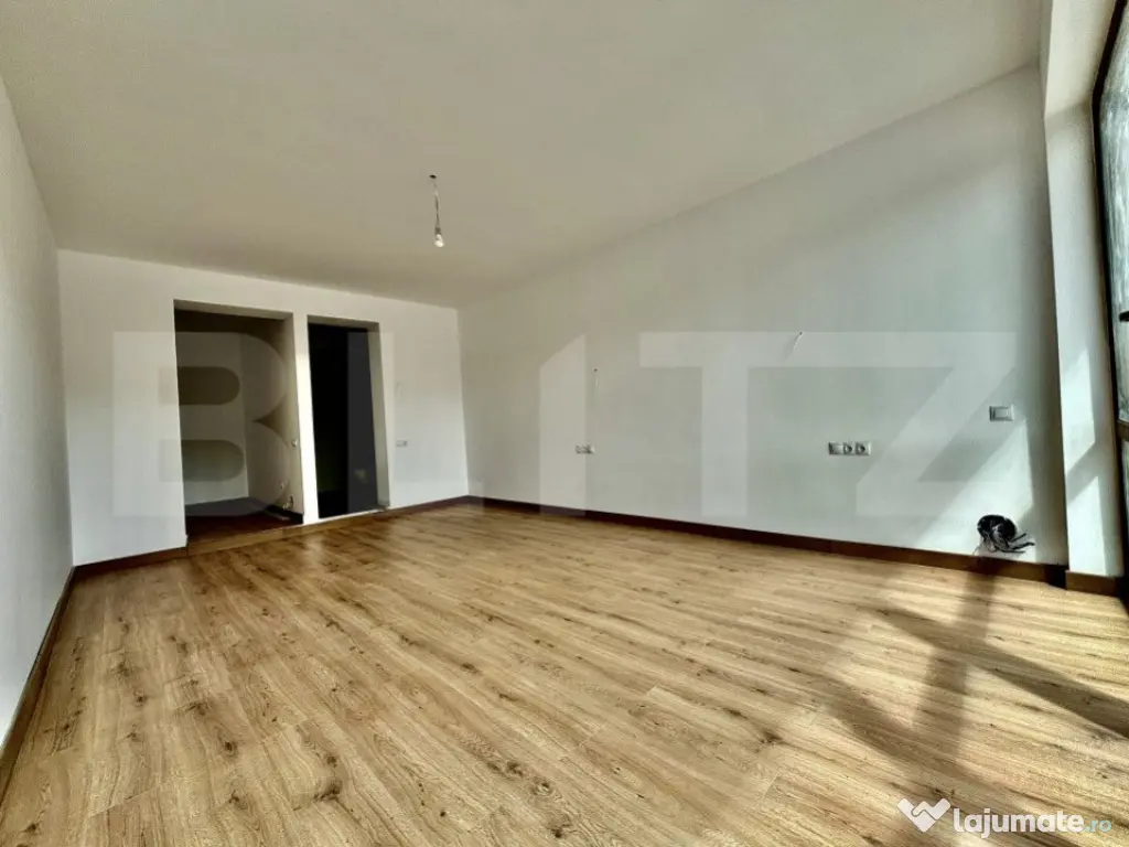 Apartament 4 camere 2 bai, 120mp, terasa 70mp, etaj intermed