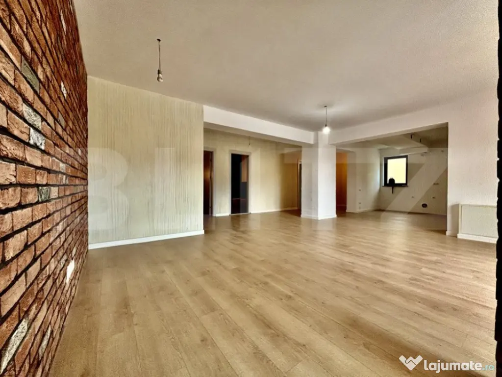 Apartament 4 camere 2 bai, 120mp, terasa 70mp, etaj intermed