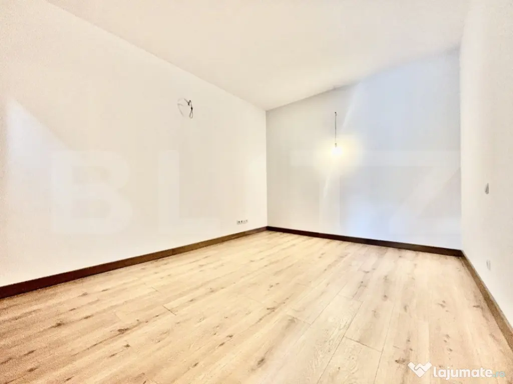 Apartament 4 camere 2 bai, 120mp, terasa 70mp, etaj intermed