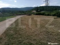 Teren intravilan 939 mp apa, gaz, curent pe partea stanga Mi