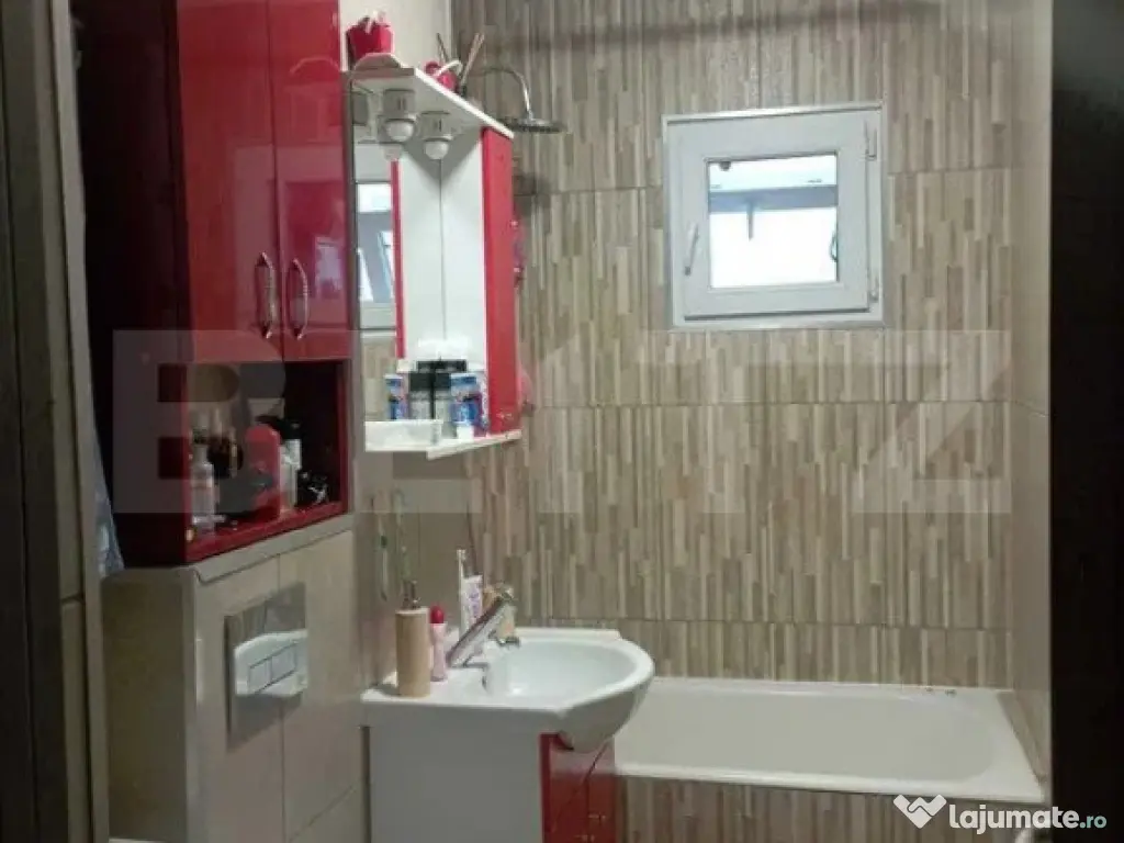 Apartament 3 camere zona Bartolomeu 74 mp