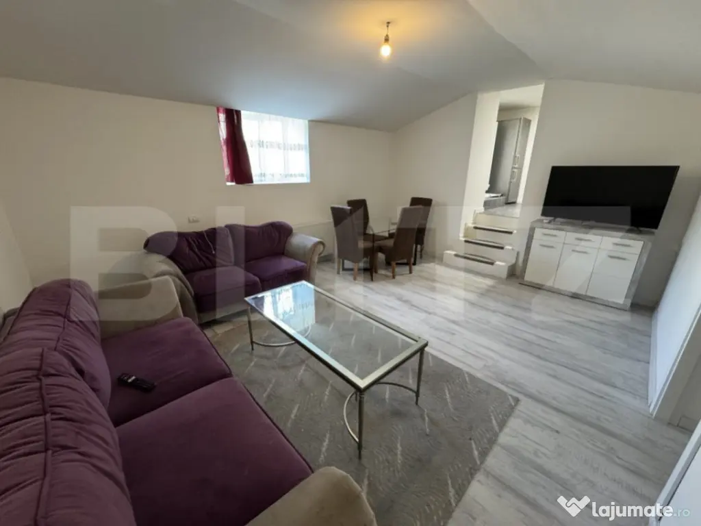 Apartament 2 camere, semidecomandat, curte 50mp Zona Casa St