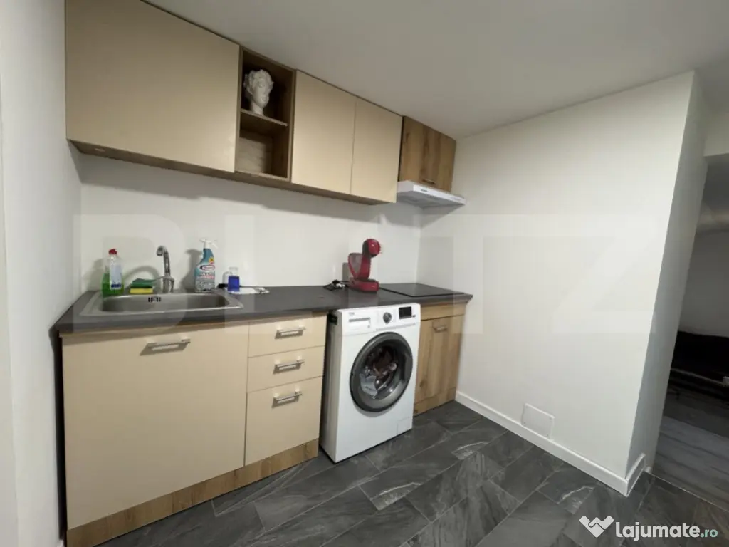 Apartament 2 camere, semidecomandat, curte 50mp Zona Casa St