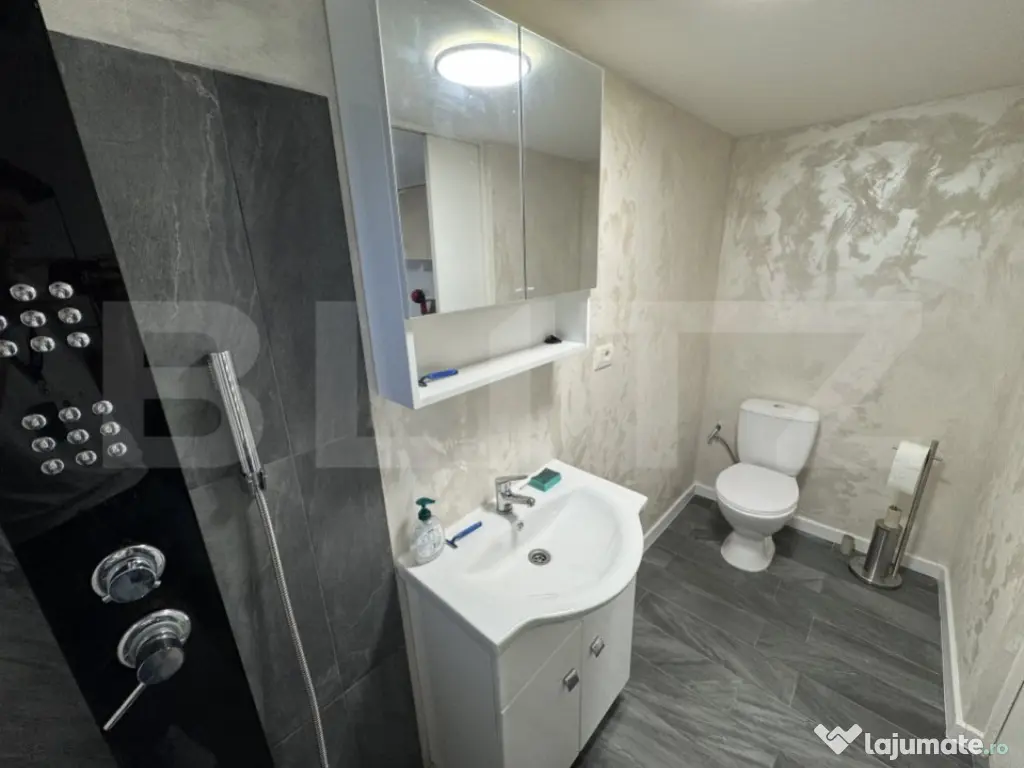 Apartament 2 camere, semidecomandat, curte 50mp Zona Casa St