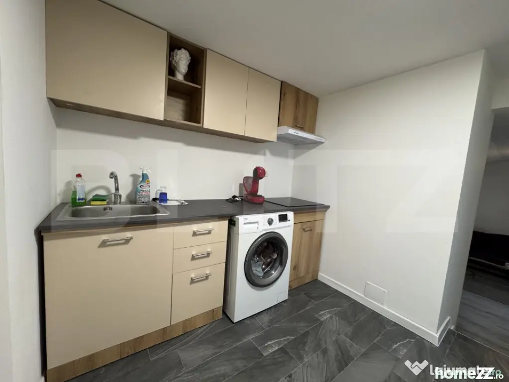 Apartament 2 camere, semidecomandat, curte 50mp Zona Casa St - Craiova (Dolj)
